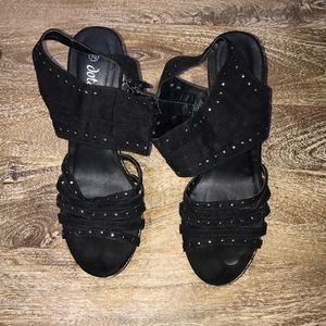 Black Snake Skin Wedges